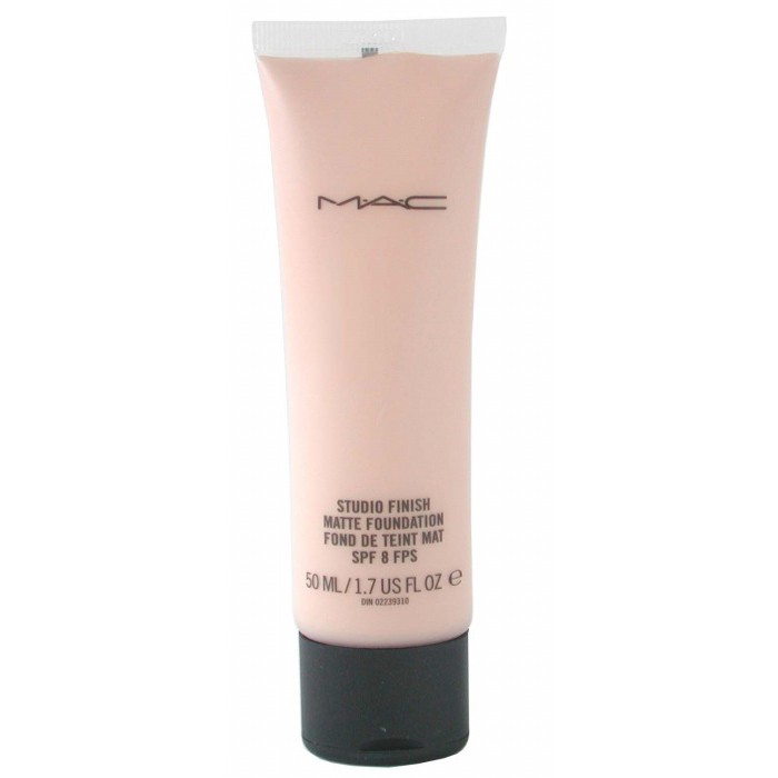 MAC Studio Finish Matte FoundationNW20 50ml/1.7ozProduct Thumbnail