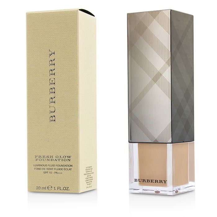 Burberry Fresh Glow Luminous Fluid Foundation SPF15 30ml/1ozProduct Thumbnail