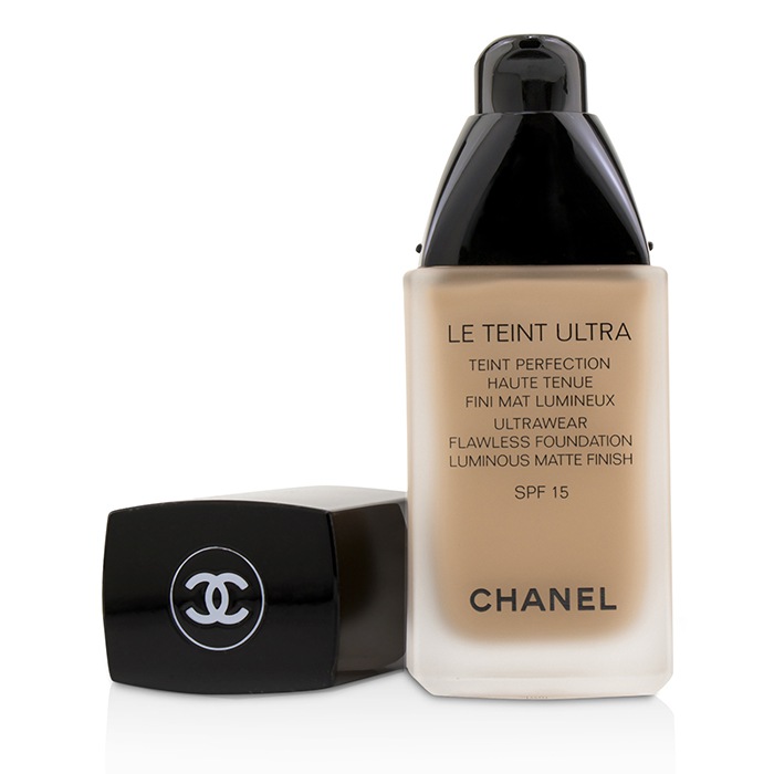 Chanel Le Teint Ultra Ultrawear Flawless Foundation Luminous Matte Finish SPF15 30ml/1ozProduct Thumbnail