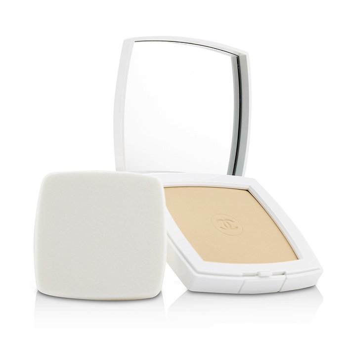 Chanel Le Blanc Whitening Compact Foundation SPF 25 12g/0.42ozProduct Thumbnail