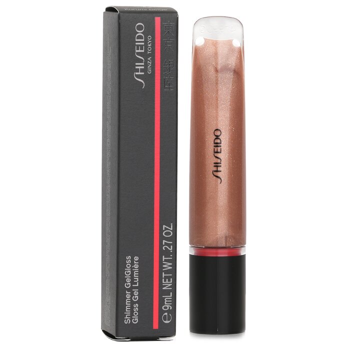 资生堂 Shiseido 英文名称：Shimmer Gel Gloss。高度亮泽的纯色唇彩，轻盈、不粘、不干燥配方，采用资生堂的双凝胶系统，融合超级光滑凝胶和缓冲凝胶，打造舒适镜面光泽，富含乳木果油，滋润双唇，添加反光珍珠以及高折射油，水晶般亮泽妆效，12小时持久补水，使双唇光滑调理，经皮肤科测试，有多种色号可供选择。 9ml/0.27ozProduct Thumbnail