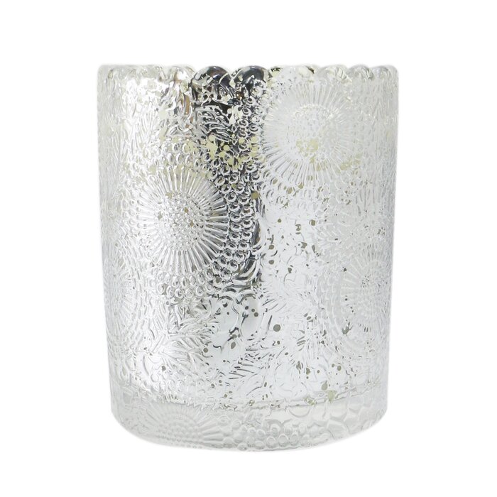 Voluspa Scalloped Edge Candle - White Currants & Alpine Lace 176g/6.2ozProduct Thumbnail