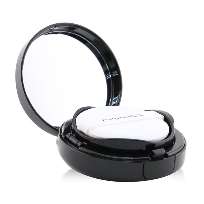 MAC Lightful C³ Quick Finish Cushion Compact SPF 50 12g/0.42ozProduct Thumbnail