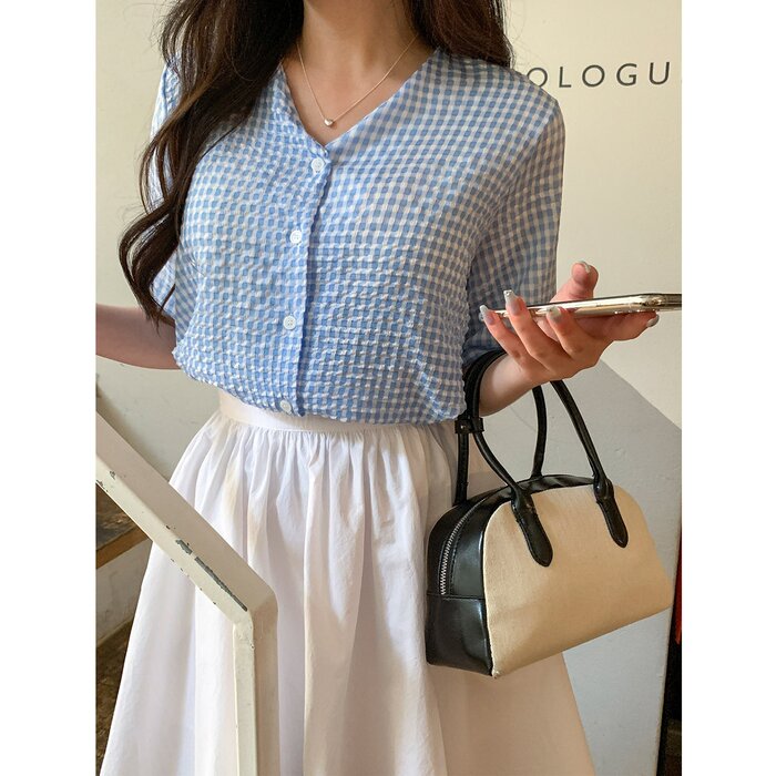 Trendywhere V-Neck Check Puff Sleeve Top Free (XS-M)Product Thumbnail