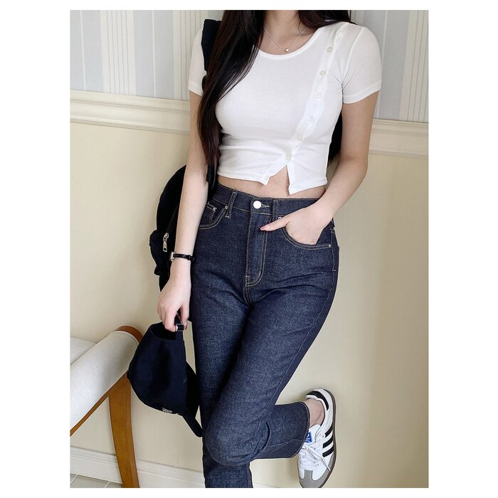Trendywhere Button Front Split Crop Top Free (XS-S)Product Thumbnail