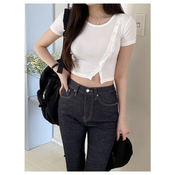 Trendywhere Button Front Split Crop Top Free (XS-S)Product Thumbnail