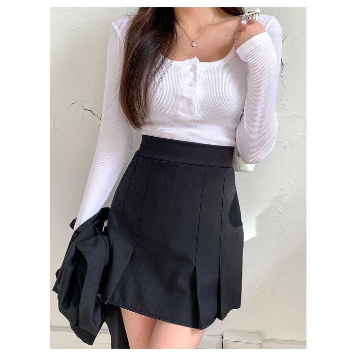 Trendywhere Back Banding Pleats Mini Skirt Free (XS-M)Product Thumbnail