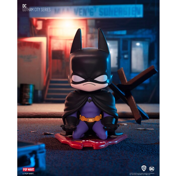 Popmart DC Gotham City (Case of 12 Blind Boxes) 27x11x20cm