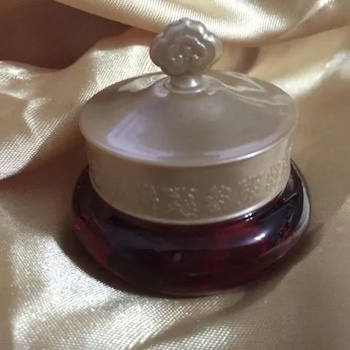 후 (더 히스토리 오브 후) Whoo (The History Of Whoo) Jinyulhyang Intensive Revitalizing Cream 20ml (EXP 26.8)