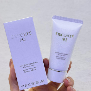 Cosme Decorte AQ Youth Renewing Radiance Cleansing Foam 29ml