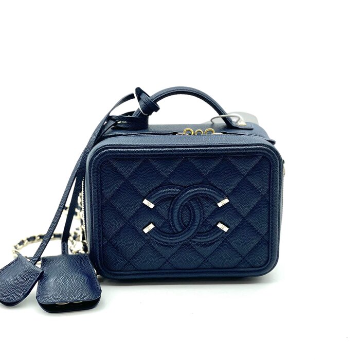 Chanel Chanel Vanity Case 17 Fixed SizeProduct Thumbnail