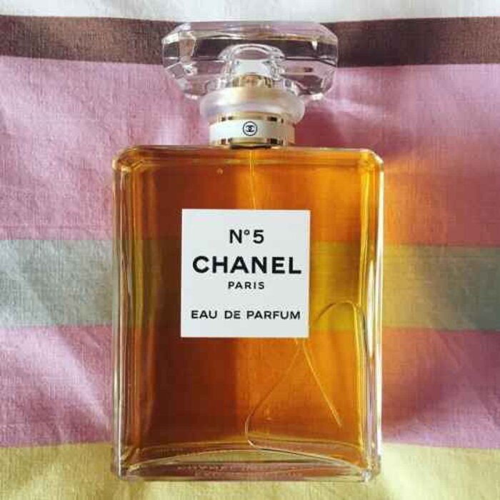 Chanel No.5 Eau De Parfum Vaporisateur Spray 50mlProduct Thumbnail