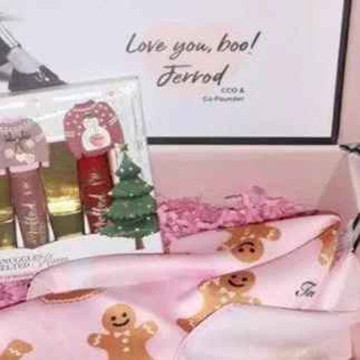 Too Faced American limited edition gingerbread scarf gift Gift boxProduct Thumbnail
