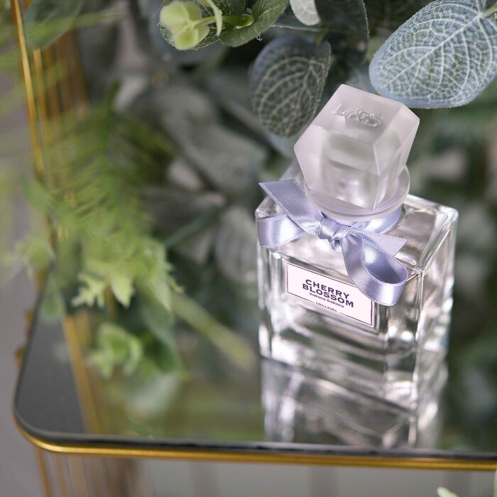 リサとサラ Lisa and Sara CHERRY BLOSSOM AQUA PERFUME 60mlProduct Thumbnail