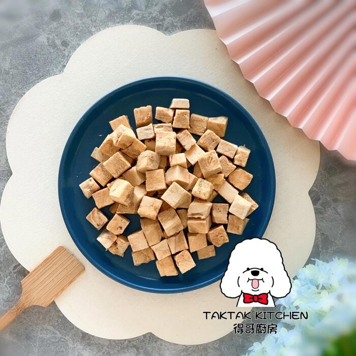 TAKTAK KITCHEN Freeze Dried Salmon Cubes(Healthy Snack)|For Cats And Dogs Snack|Trial Pack 20gProduct Thumbnail