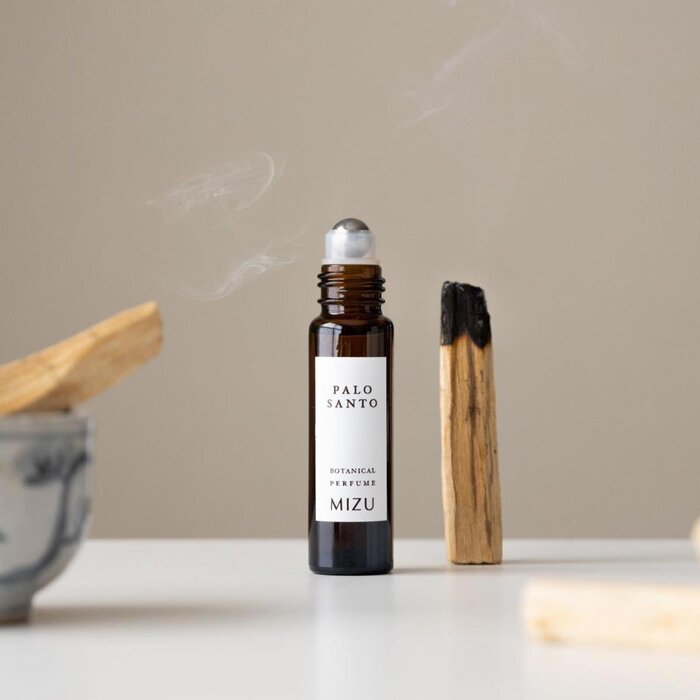 MIZU Palo Santo All Natural Perfume Oil丨10ml #Vogue Paris/wood/​palo santo/vetiver/cinnamon leaf/sweet 1pc丨10ml Fixed SizeProduct Thumbnail