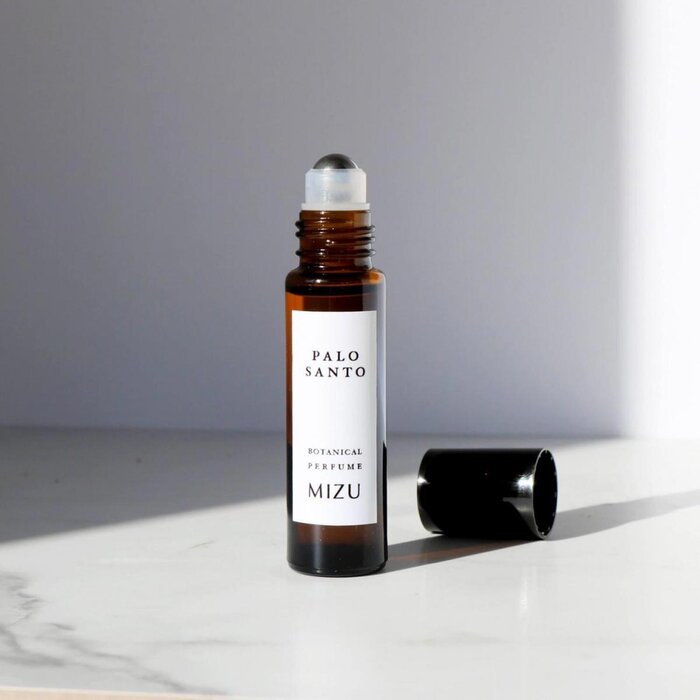 MIZU Palo Santo All Natural Perfume Oil丨10ml #Vogue Paris/wood/​palo santo/vetiver/cinnamon leaf/sweet 1pc丨10ml Fixed SizeProduct Thumbnail