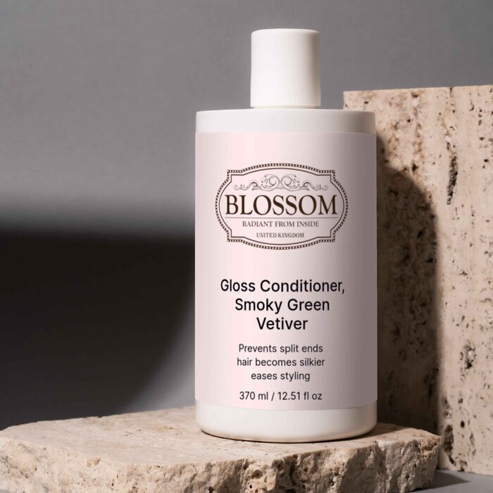 Blossom Blossom Gloss Conditioner, Smoky Green Vetiver Fixed SizeProduct Thumbnail