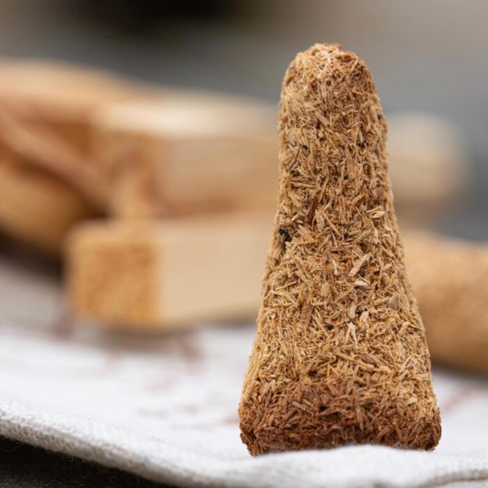 ラ ティエンダ La Tienda Palo Santo Handmade Incense Cone 30'sProduct Thumbnail