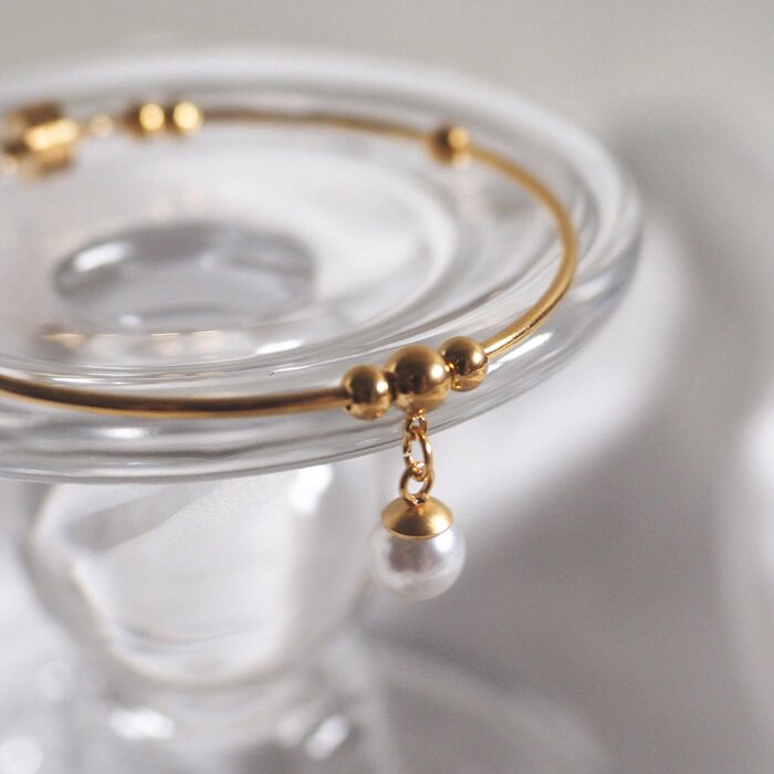 eclater jewellery Jan Pearl Drop Bracelet 5.5 cmProduct Thumbnail