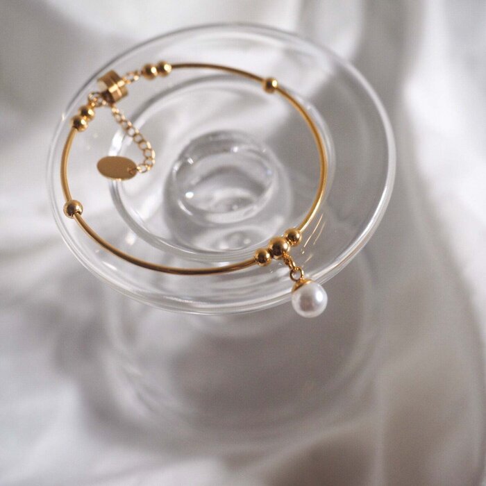 eclater jewellery Jan Pearl Drop Bracelet 5.5 cmProduct Thumbnail