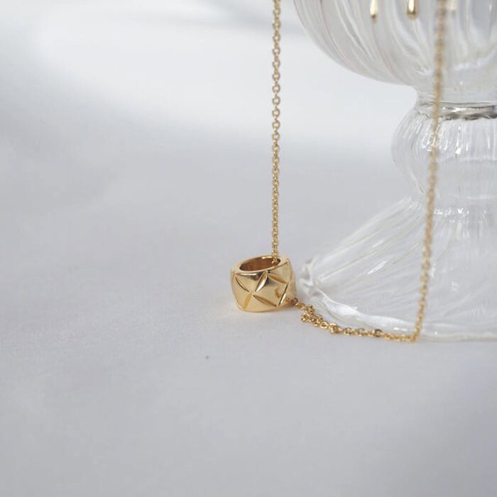 eclater jewellery Eiko Cross Hoop Necklace 45-51 cmProduct Thumbnail