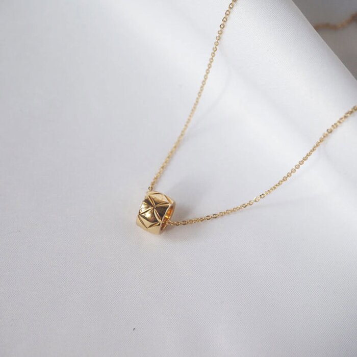 eclater jewellery Eiko Cross Hoop Necklace 45-51 cmProduct Thumbnail