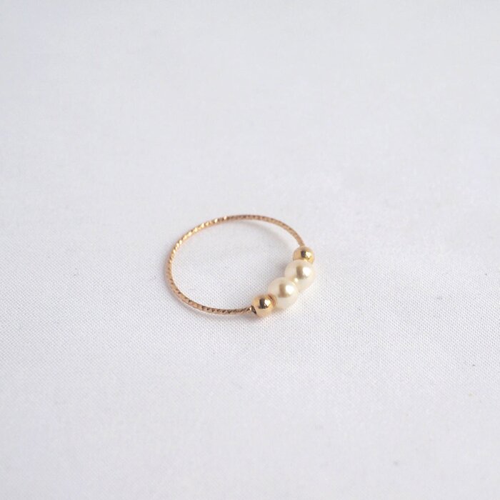eclater jewellery Sorel Pearls Ring - MEDIUM MProduct Thumbnail