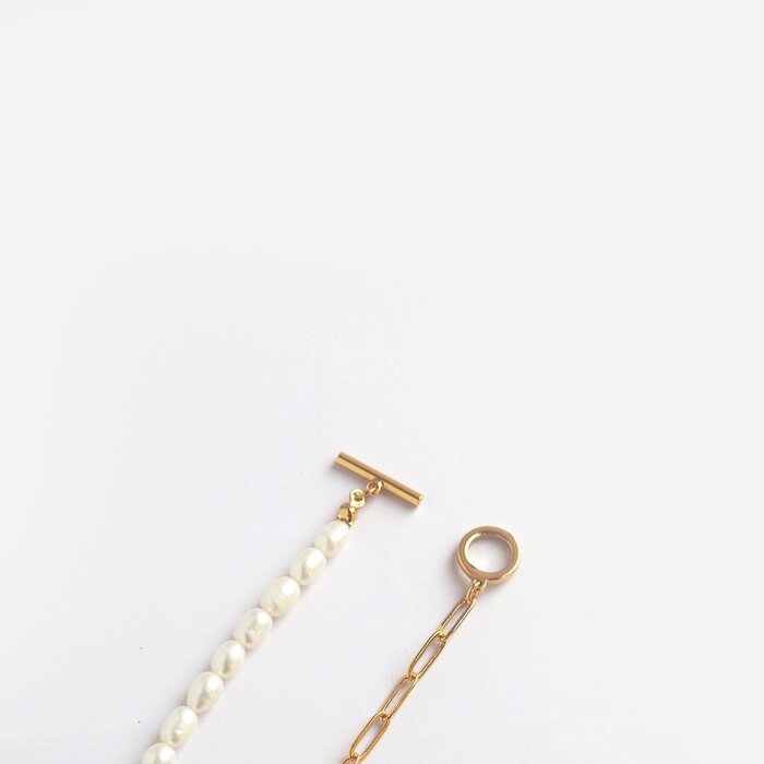 eclater jewellery Pearls T-bar Gold Tone Bracelet 18cmProduct Thumbnail