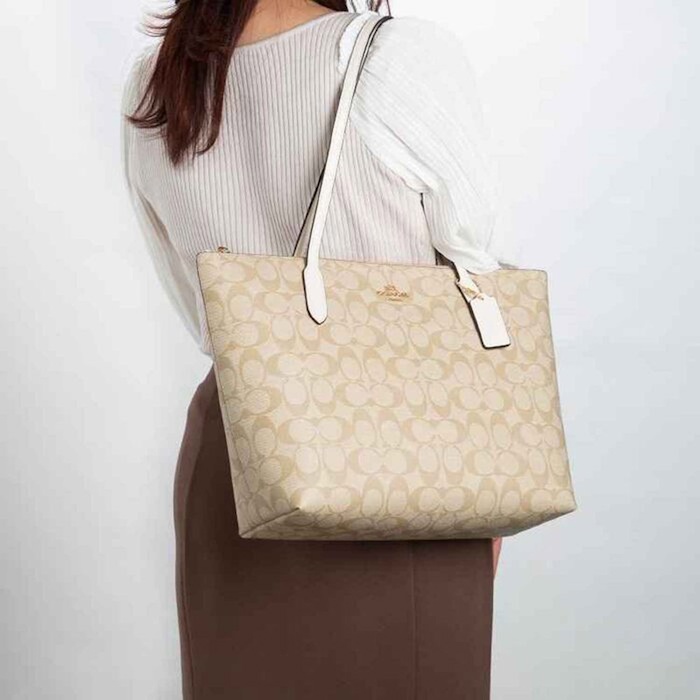 Coach 蔻馳 COACH 奧萊款中號女士PVC配皮單肩手提托特包 4455IMDQC 淺卡其配白色 Picture ColorProduct Thumbnail