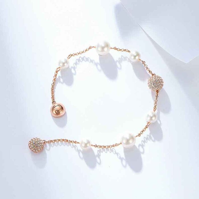 Swarovski SWAROVSKI REMIX Swarovski soft pearl bracelet invisible magnetic clasp rose gold plated 5365738 Picture ColorProduct Thumbnail