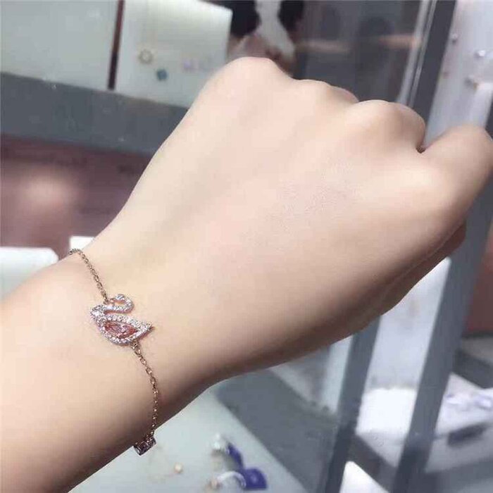 Swarovski Swarovski Dazzling Swan series 5485876 rose gold invisible magnetic buckle swan bracelet Picture ColorProduct Thumbnail