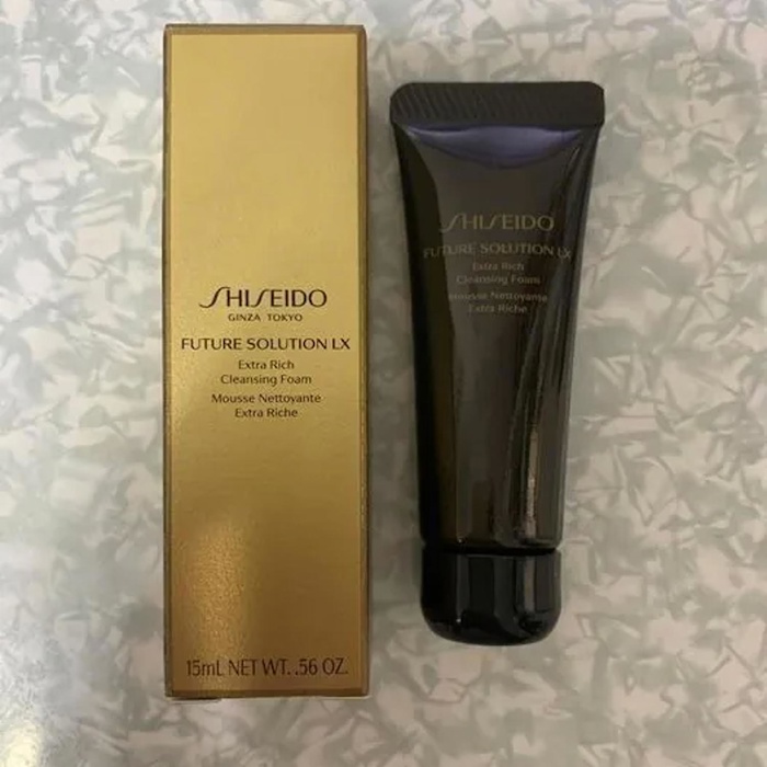 Shiseido FUTURE SOLUTION LX Extra Rich Cleansing Foam 15mlProduct Thumbnail