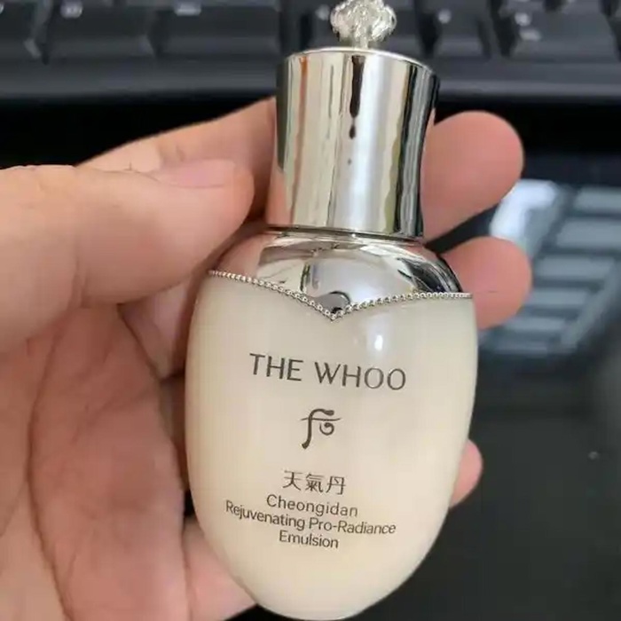 Whoo (The History Of Whoo) Cheongidan Rejuvenating Pro Radiance Emulsion 50ml (EXP 26.9)Product Thumbnail