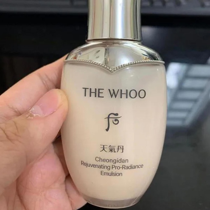 Whoo (The History Of Whoo) Cheongidan Rejuvenating Pro Radiance Emulsion 50ml (EXP 26.9)Product Thumbnail