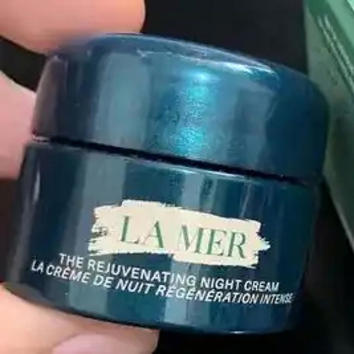 La Mer Rejuvenating Night Cream (New) 3.5mlProduct Thumbnail