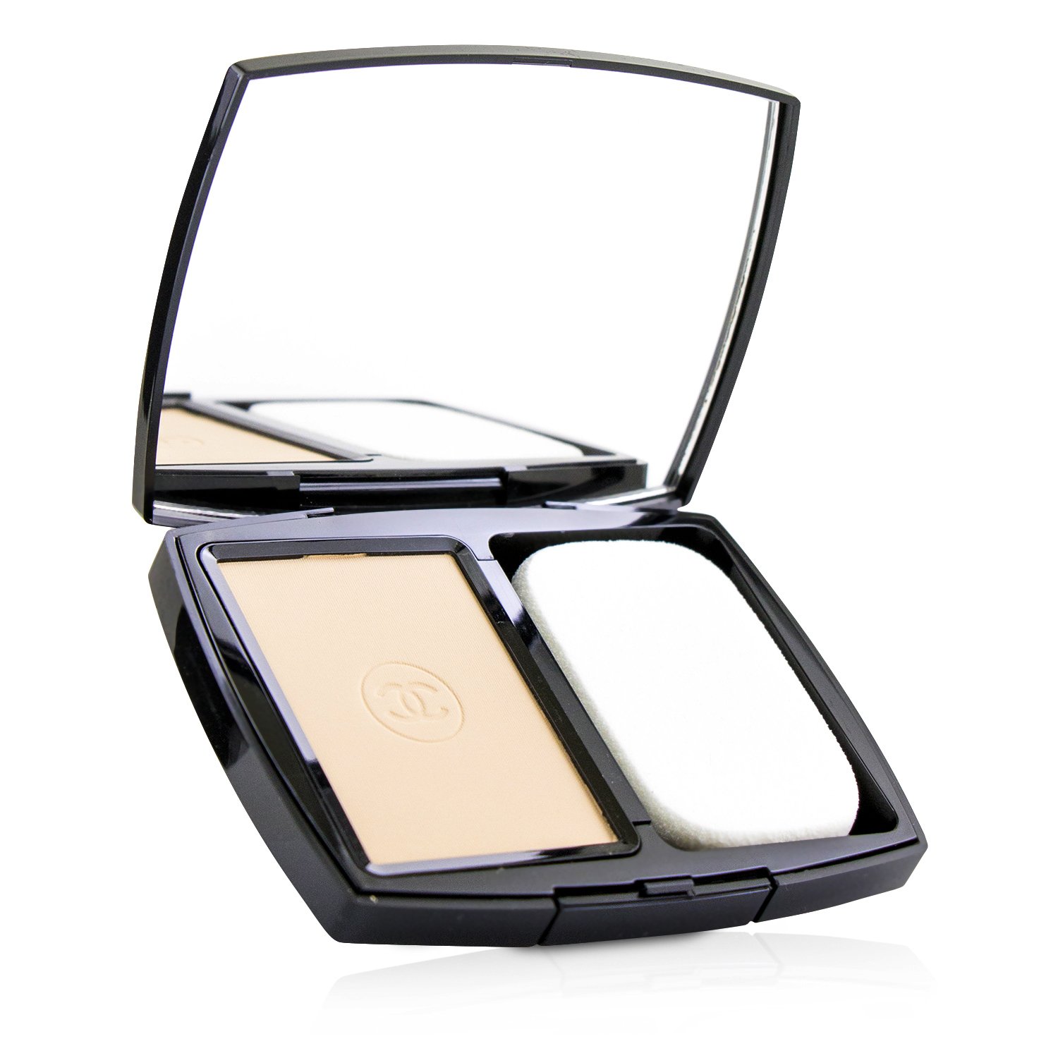 Chanel Le Teint Ultra Ultrawear Flawless Compact Foundation Luminous Matte Finish SPF 15 13g/0.45oz